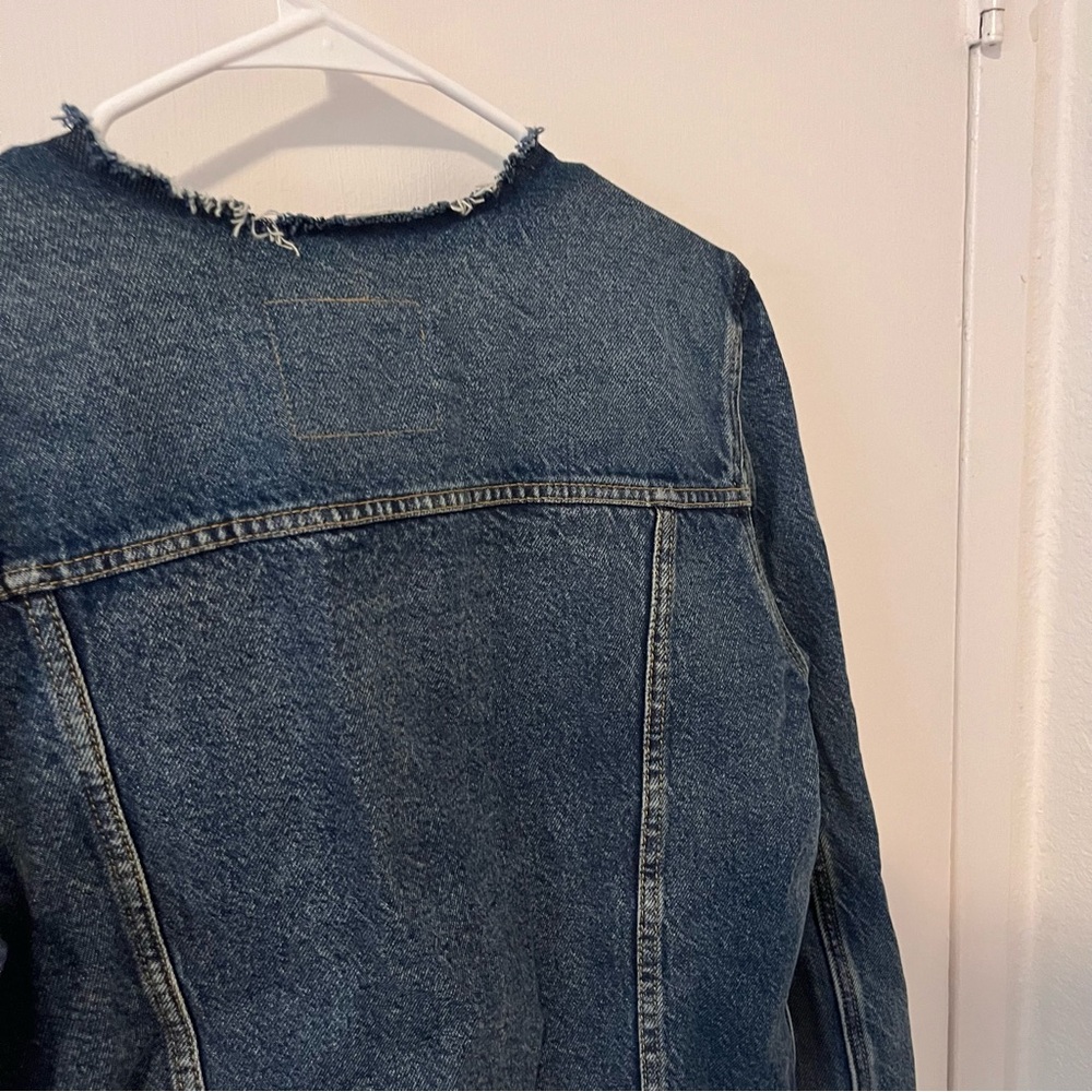 Levi’s Altered Collarless Trucker Jacket Blue Jean Denim Women’s Medium - Picture 9 of 12